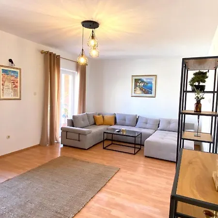 Lejlighed Apartman Tino *